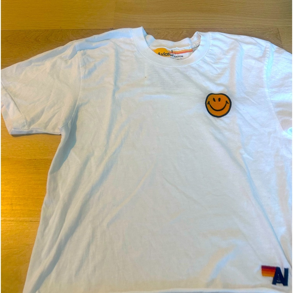 White aviatior T-shirt